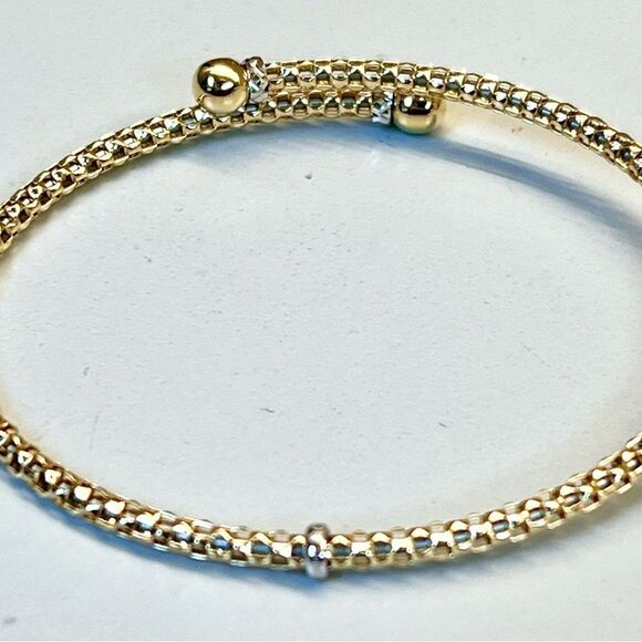 14K Gold Popcorn Small Bypass Bangle - Picture 4 of 9